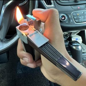 Refillable metal refillable open flame gas lighter gift box packaging with accessory Lighter